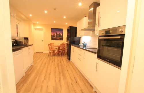 Weston-super-Mare Apartment | Garden Apartment Ground Floor