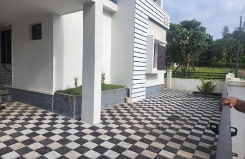 Inna Villa | Garden city homestay