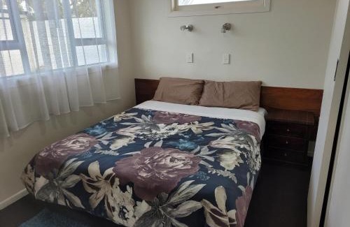Tauranga South Hostel | Garden Court Motel & Backpackers