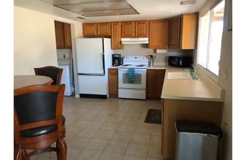 Mesa House | Garden Grove Central - 3 bedroom home close to everything!