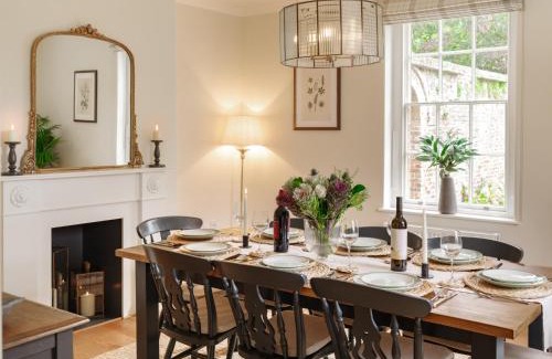 Hertford House | Garden House at Woodhall Estate