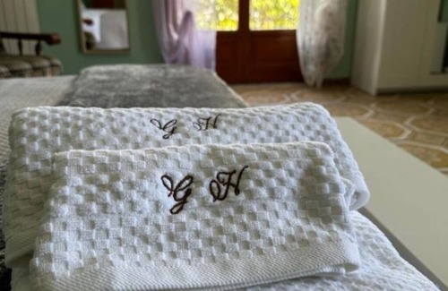 Striano Bed & Breakfast | Garden House B&B - Magnolia - Cozy location for couples and families