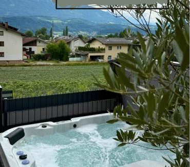 Thaur Apartment | Garden Lodge bei Move2Stay