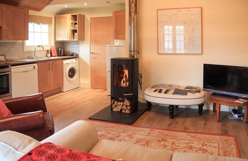 Debenham House | Garden Lodge - One Bedroom House, Sleeps 2