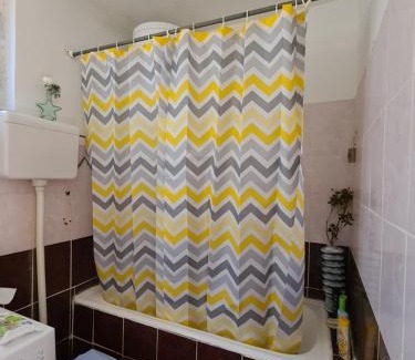 Novi Sad Apartment | Garden Room
