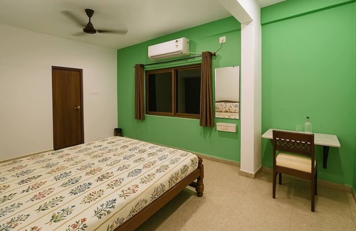 Aldona Bed & Breakfast | Garden-View AC Room in a Villa