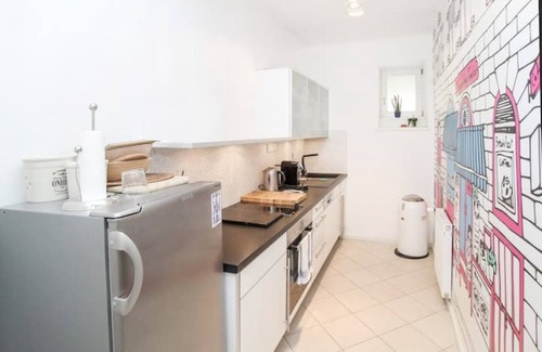 Rozsadomb Apartment | Garden View Comfort Apartment