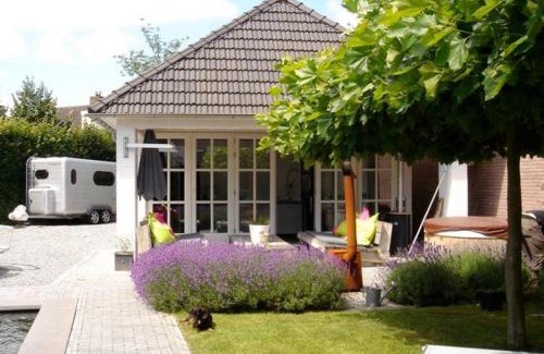 Teteringen Ski Chalet | Gardenhouse with private jacuzzi & private sauna