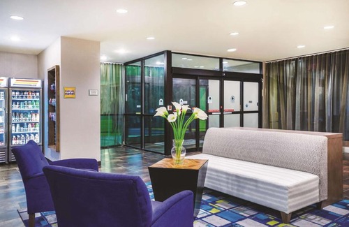 Glen Burnie Hotel | Garner Hotel Glen Burnie BWI Airport Area by IHG