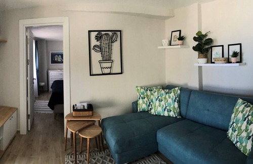Torba Apartment | Garten-appartement mit Meerblick und 1 Min. Fussweg zum Strand