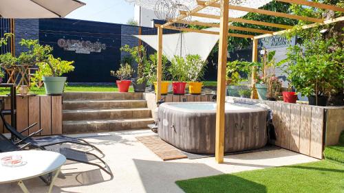 Awoingt Apartment | GARY Suite - Studio Cosy, Spa et jardin privatif à 4 min de Cambrai