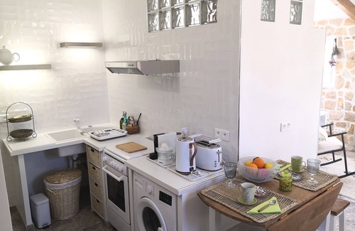 Besse-sur-Issole Apartment | Gaspard et Marianne, a chic vacation in the heart of Provence for 4 adults