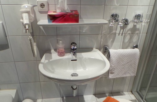 Lauf Hotel | Gasthaus-Pension zur Linde