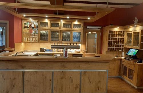 Hoesbach House | Gasthaus Zum Specht