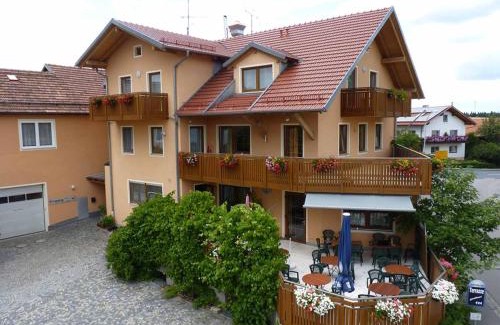 Michelsneukirchen House | Gasthof-Pension-Metzgerei Jäger