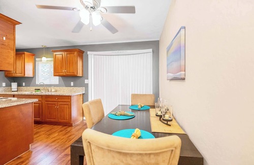 Visalia Apartment | Gated, Quiet Walk to Med Cntr, Downtown, Value for Long Stays
