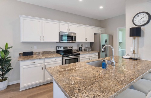 Kierland Condo | Gated w/Garage, Heated Pool/Spa/Fitness Room, Near Hiking & Kierland Commons Fine Dining & Shopping