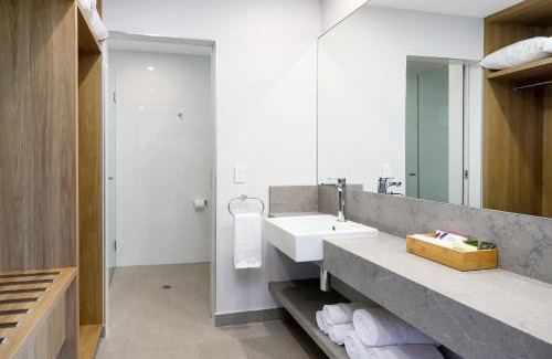 Vineyard Hotel | Gateway Motel