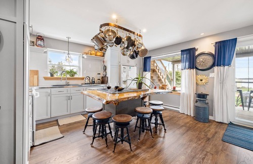 Tyne Valley Cottage | Gather with your Family & Friends under One Roof in Prince Edward Island, Canada