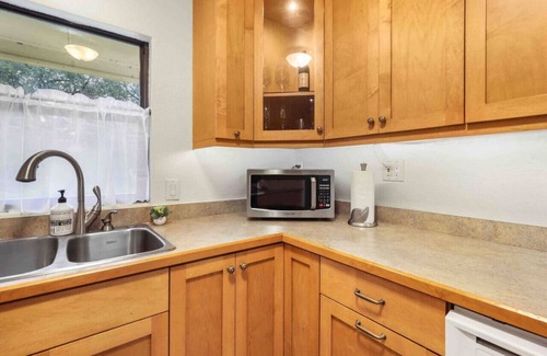Gainesville Apartment | Gator Getaway ~ quiet & pet friendly