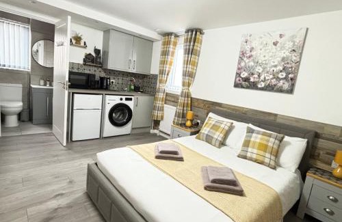 Horley Apartment | Gatwick Lodge