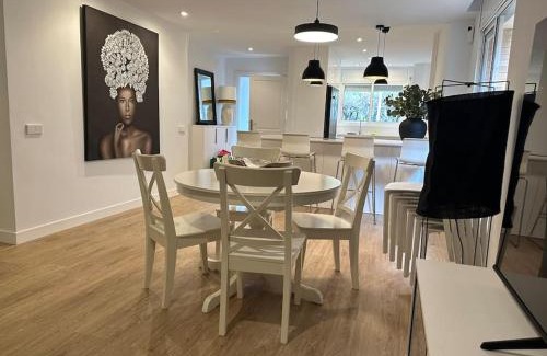 Gava House | Gavà Mar: Villa Lujo 6 Pax