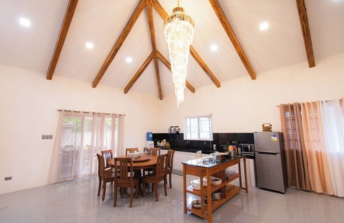 Dumaguete House | GAVs Abode: Your Spacious and Peaceful home in Duma