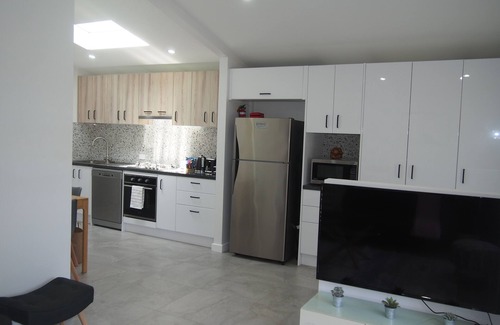 Gawler West Villa | Gawler Garden Retreatn2-br unit in Evanston, Gawler SA 20min to Barossa Valley.