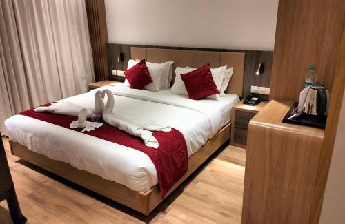 Vadakara Hotel | GAYATHRI HOTELS