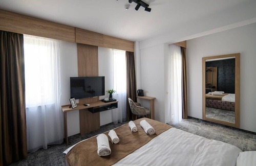 Timisoara Hotel | GBU Home - Pink Room 204