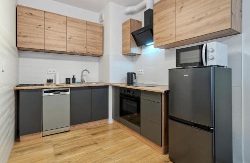 Emaus Apartment | Gdańsk Siedlce Apt - Parking & Balcony - by Rentujemy