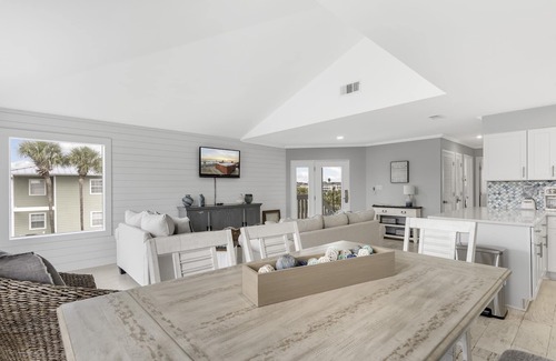Holiday Isle Condo | "Geaux Coastal" Holiday Isle Harbor Condo 2B/2B With Use of Boat Slip