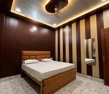 Misrikh Hotel | Geetasheel Palace