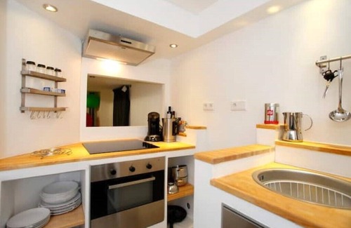 Mitte Apartment | Gemütlich Zentrale Souterraint Wohnung 65qm