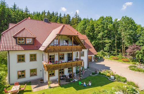 Altenkunstadt Apartment | Gemütliche Ferienwohnung auf 2 Ebenen mit 2 Schlafzimmern