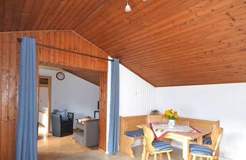 Hartkirchen Apartment | Gemütliche Ferienwohnung neben Hof mit Pferden