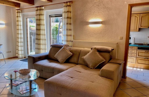 Frickenfelden Apartment | Gemütliche FeWo (60qm) mit 1 Schlafzimmer in ruhiger Lage