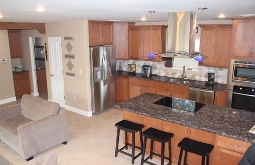 Broadmoor-Broadway Cottage | Gem Show/Golf/Univ.of AZ Sports/Birding, Bicycling, Hiking