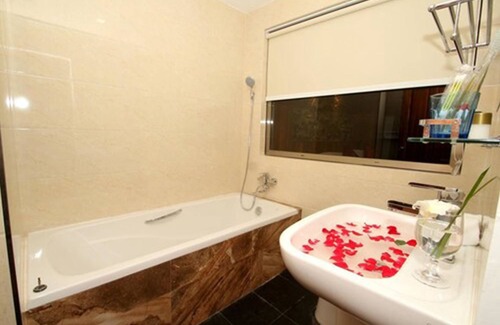 Hlaing Hotel | Gemsy Hotel