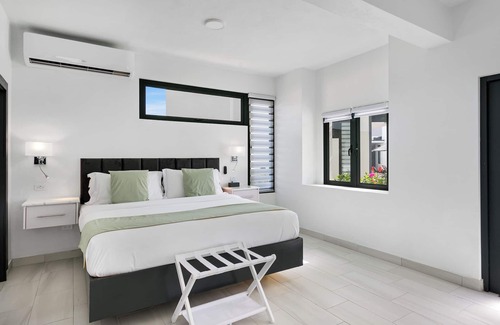 Cove Bay Hotel | Genesis Residences nMeads Bay 1 - Downstairs Unit