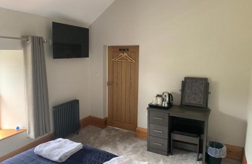 Holmesfield Hotel | George and Dragon