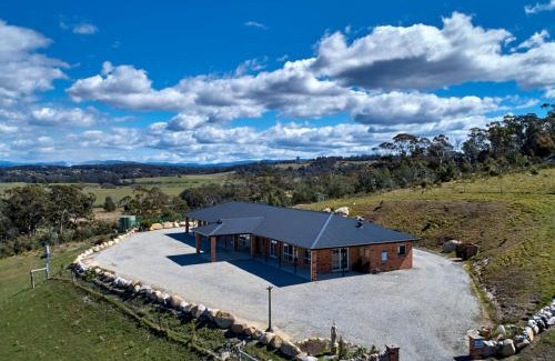 St Helens House | George River Park (House, 100 Acres, Animals, Views)