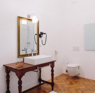 Ehrenhausen Hotel | Georgi Schloss - Boutique Hotel
