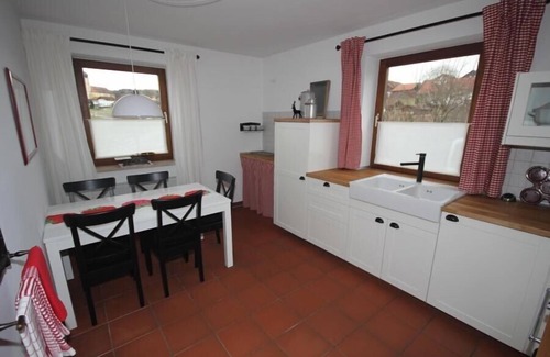 Zandt Apartment | Gepflegte, großzügige Ferienwohnung in ruhiger Dorfrandlage
