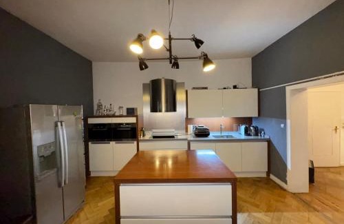 Westend-Sud Apartment | Geräumige 4-Zimmer-Wohnung im familienfreundlichen Westend mit Balkon