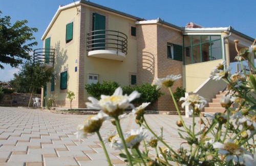 Solta House | Geräumige Ferienvilla Mit Pool Und Meerblick