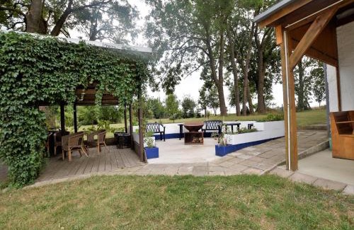 Boddin Apartment | Geräumige Ferienwohnung in Boddin mit Garten, cleaning included