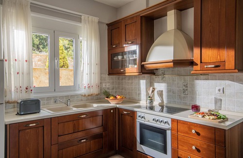 Gerani Villa | Gerani Villas