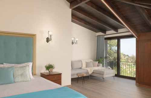 Apokoronas Villa | Geroulios Kastro, a Grand Estate