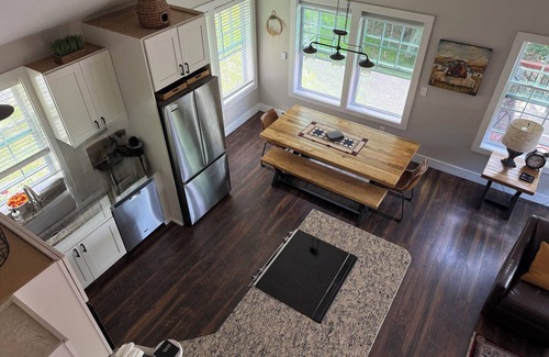 Charter Hills Cabin | Get Ready to Hunker INN - 2-bedroom cabin, loft, views, hot tub, pets, private
